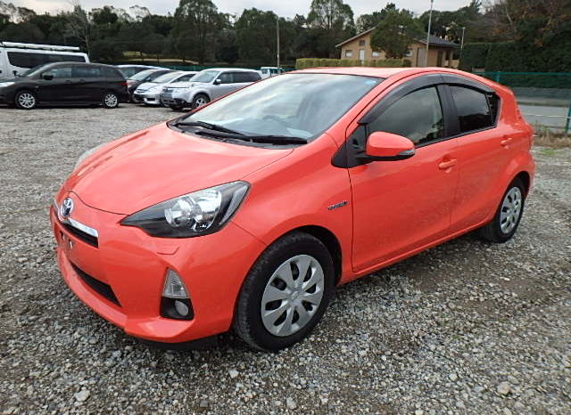 TOYOTA AQUA full