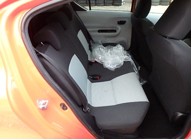 TOYOTA AQUA full