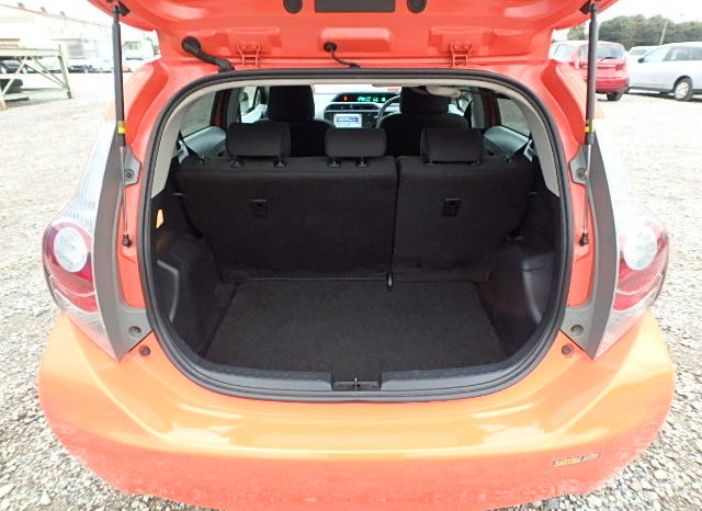 TOYOTA AQUA full