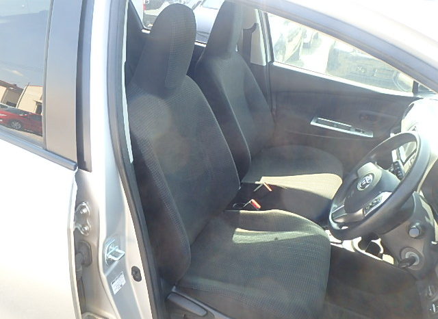 Toyota Vitz full
