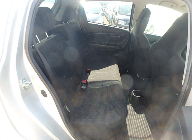 Toyota Vitz full