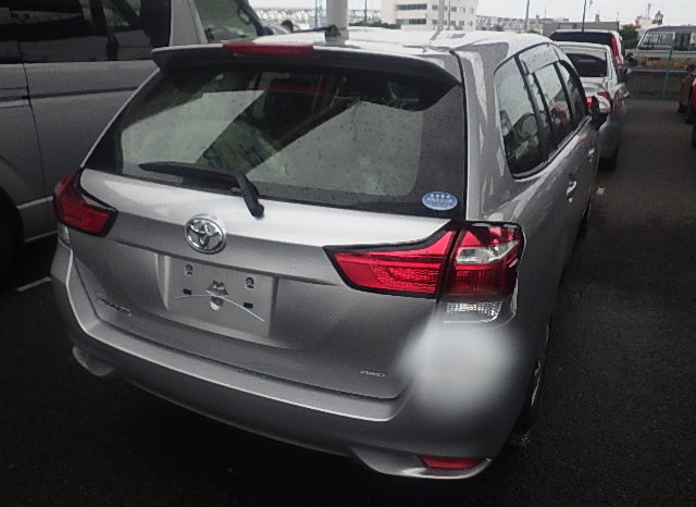 Toyota Fielder full