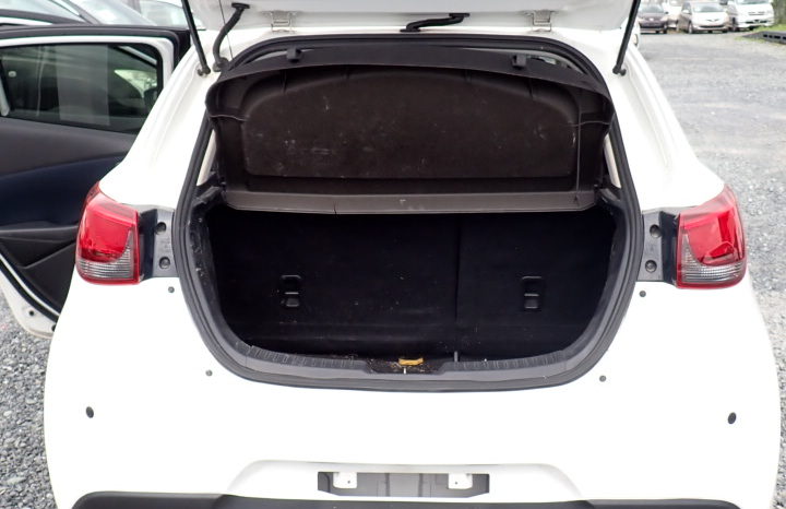 Mazda Demio full