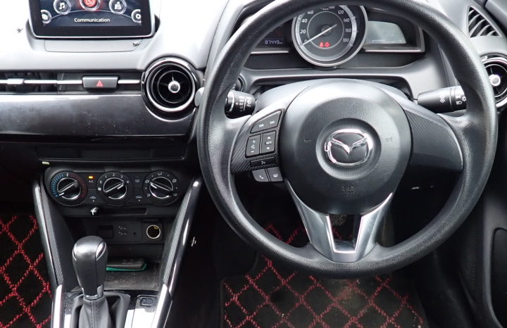 Mazda Demio full