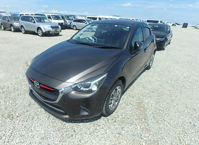 Mazda Demio SkyActive full